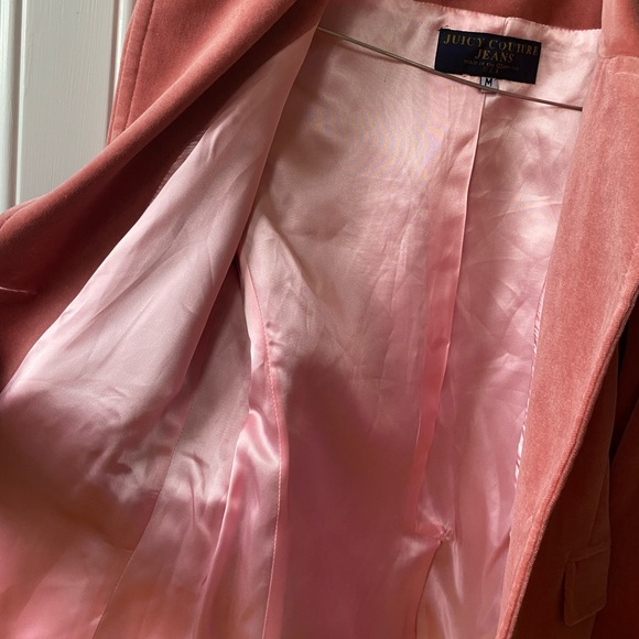 Blazer - Picture 5 of 5